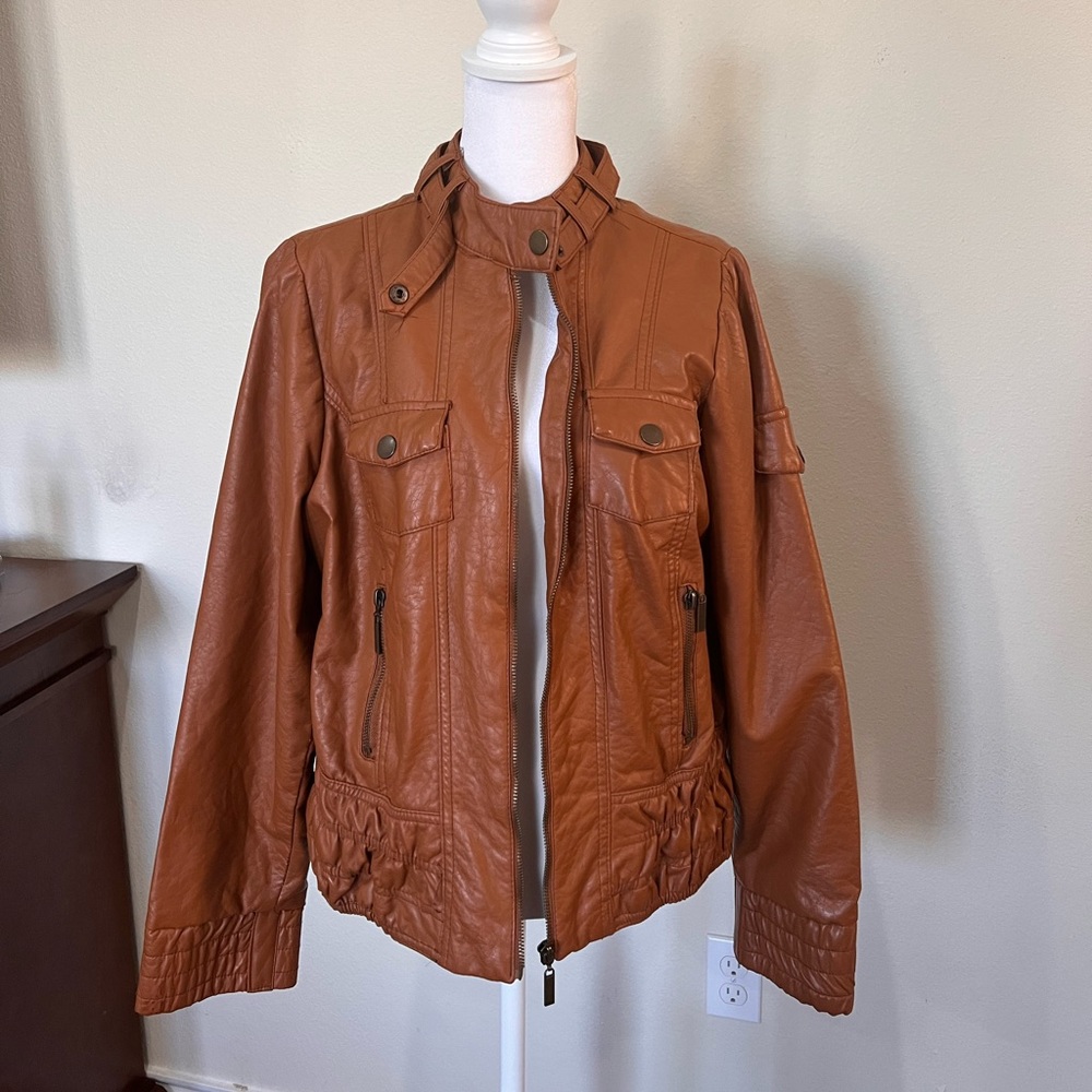 Used brown leather jacket🐻